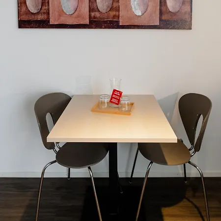 Lorentes Bern Airport 4*