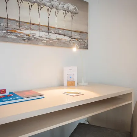 Lorentes Bern Airport מלון דירות 4*