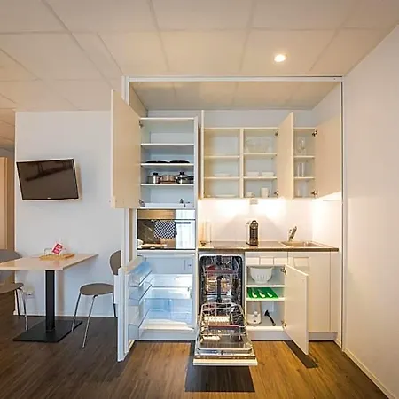 Lorentes Bern Airport 4*