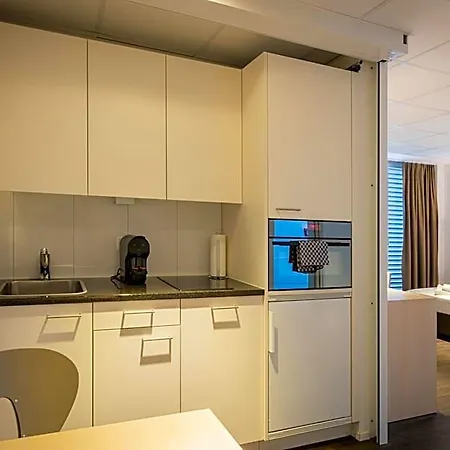 Lorentes Bern Airport 4*