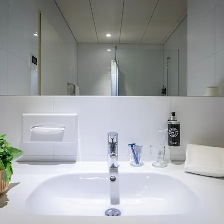 Lorentes Bern Airport 4*