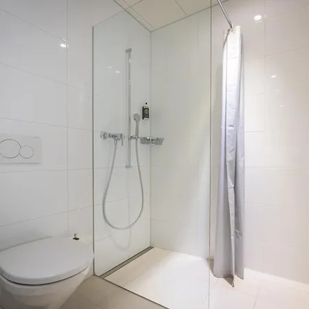 Lorentes Bern Airport 4*