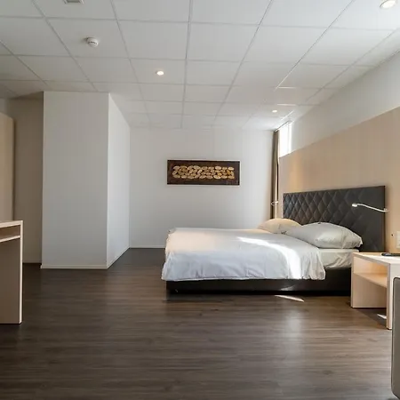 Lorentes Bern Airport 4*