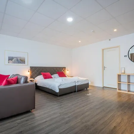 Lorentes Bern Airport Apartmanhotel 4*