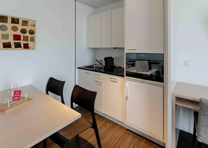 Lorentes Bern Airport Aparthotel 4*